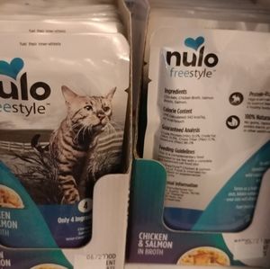 Bulk order of 30 pouches cat food